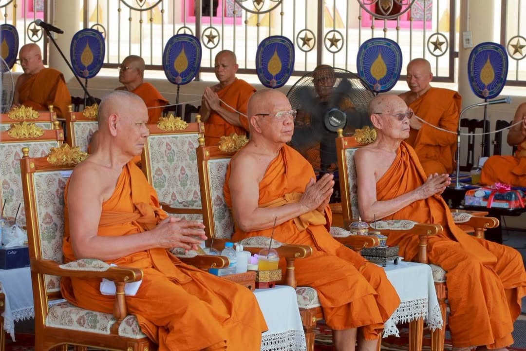 ดร.รัตนา-สมสกุลรุ่งเรือง-ประธานมูลนิธิร่วมกตัญญู-ร่วมงา