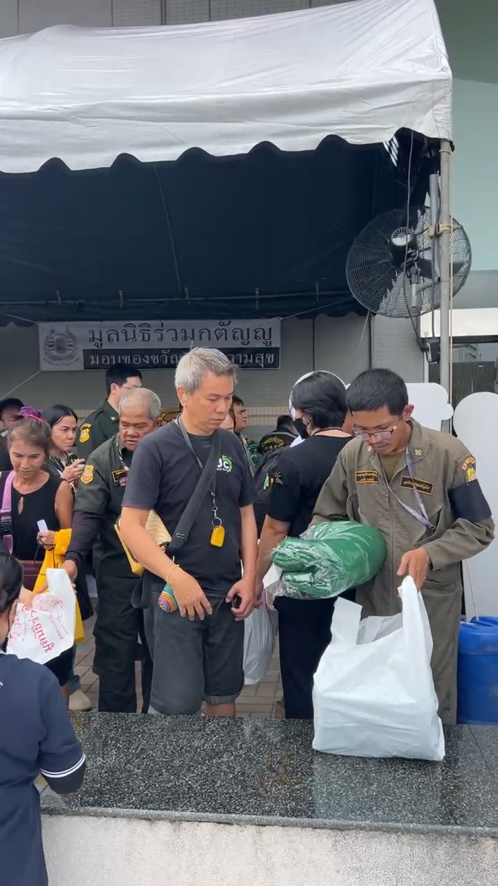 มูลนิธิร่วมกตัญญู-มอบของขวัญ-ส่งความสุข-มอบผ้าห่มกว่า-2